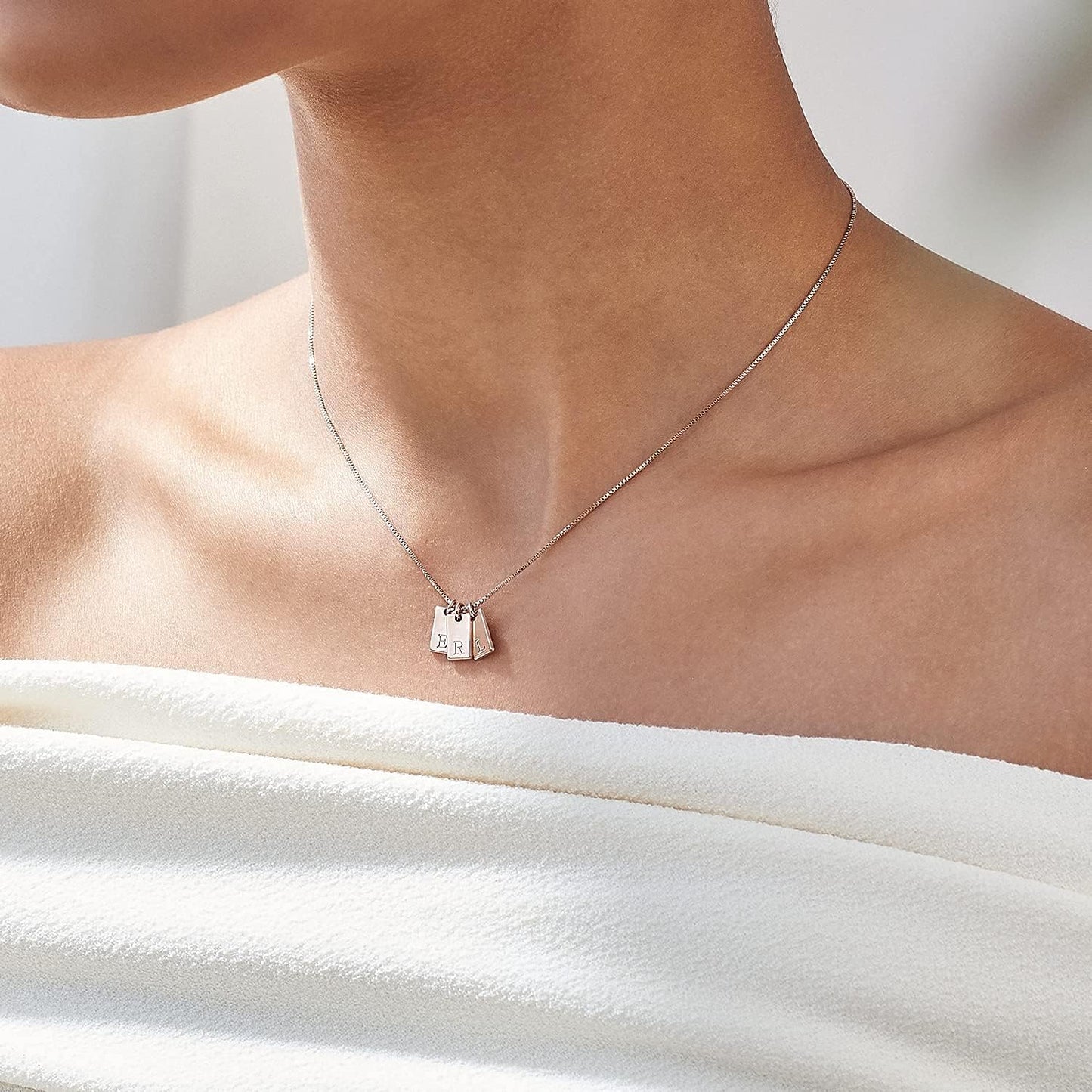 OAK & LUNA - Personalized Willow Tag Initial Necklace with Diamond Option - Dainty Gift for Her, Woman - Custom Jewelry for Christmas, Mother's Day